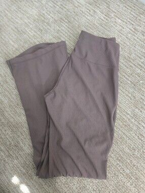 Ribbed High-Waist Leggings in Mauve